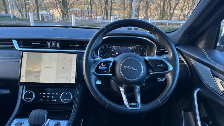 Jaguar F-Pace 2.0 D200 R-Dynamic Black 5dr Auto AWD Diesel Estate